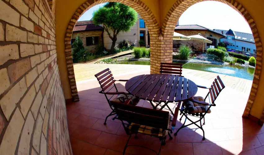 Hotel St�ci� Wellness & Konferencia Vecs�s - M�rcius 15. 