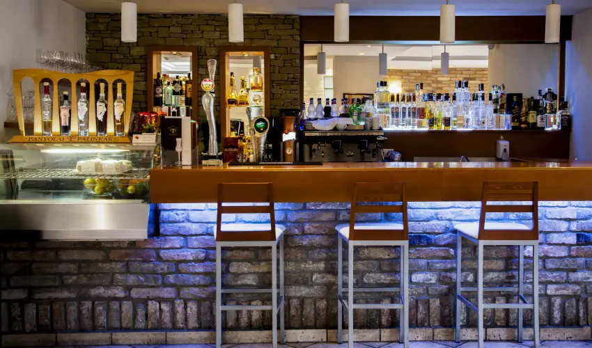 Hotel St�ci� Wellness & Konferencia Vecs�s - M�rcius 15. 