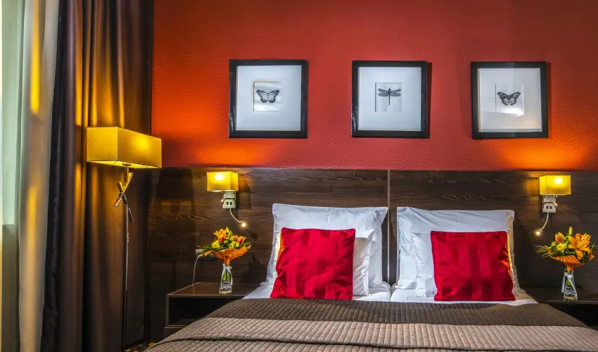 Hotel St�ci� Wellness & Konferencia Vecs�s - M�rcius 15. 