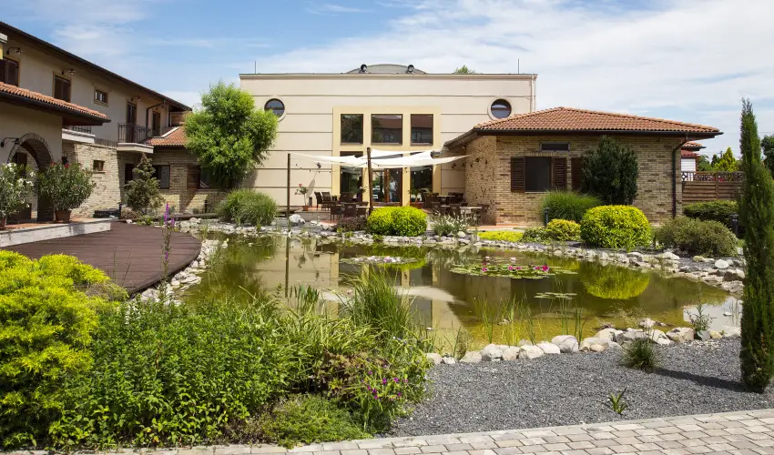 Hotel St�ci� Wellness & Konferencia Vecs�s - M�rcius 15. 