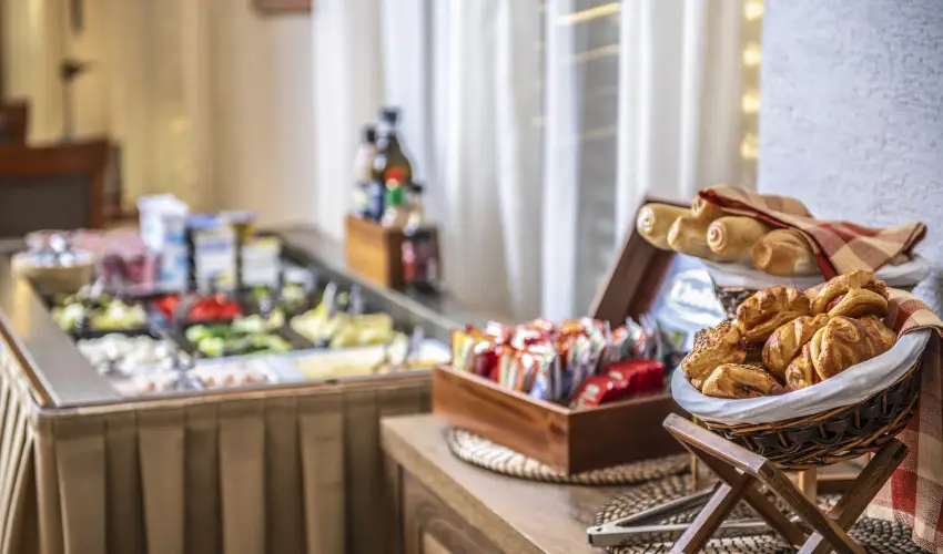 Hotel St�ci� Wellness & Konferencia Vecs�s - M�rcius 15. 