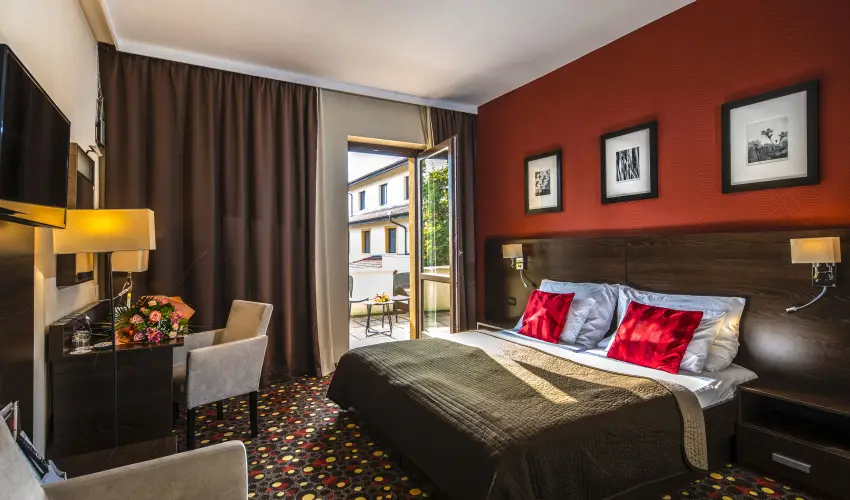 Hotel St�ci� Wellness & Konferencia Vecs�s - M�rcius 15. 