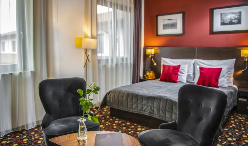 Hotel St�ci� Wellness & Konferencia Vecs�s - M�rcius 15. 