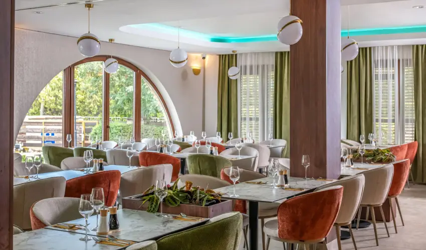 Hotel St�ci� Wellness & Konferencia Vecs�s - M�rcius 15-i csomag (min.2 �j)