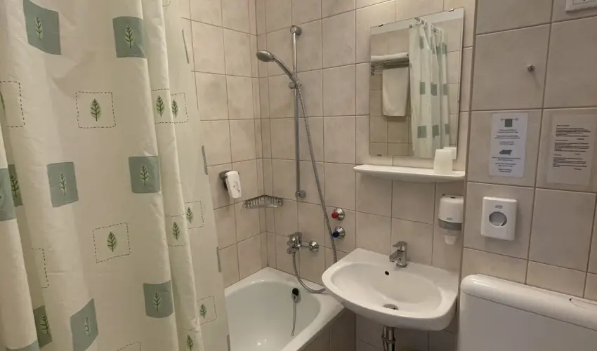 Hotel Sz�palma Porva-Sz�palmapuszta - M�rcius 15.