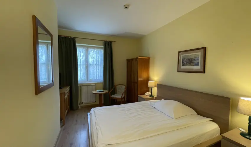Hotel Sz�palma Porva-Sz�palmapuszta - M�rcius 15.