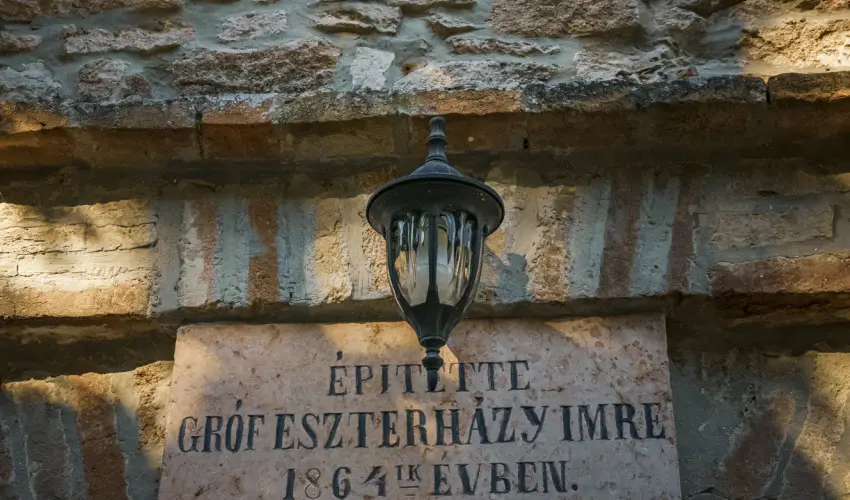 Hotel Sz�palma Porva-Sz�palmapuszta - M�rcius 15.