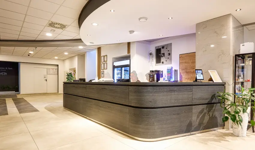 Hotel Szieszta Sopron - M�rcius 15. 