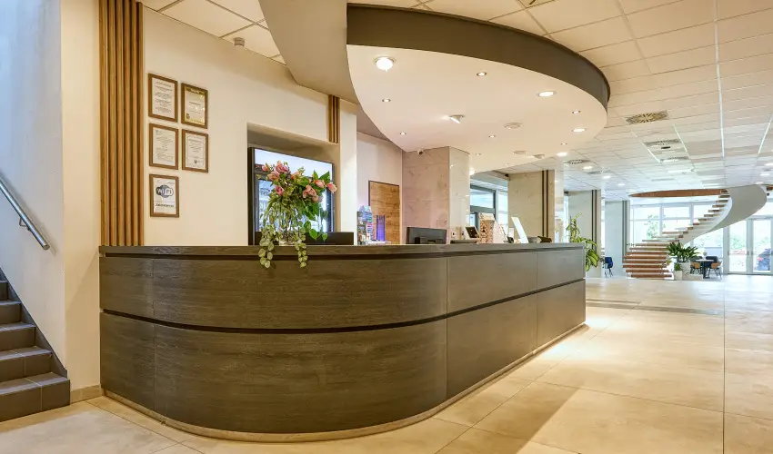 Hotel Szieszta Sopron - M�rcius 15. 