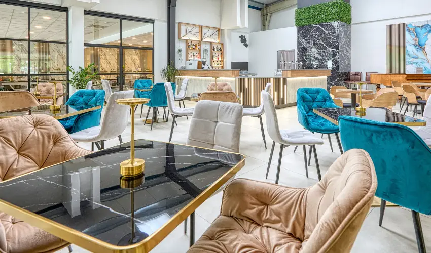 Hotel Szieszta Sopron - M�rcius 15. 