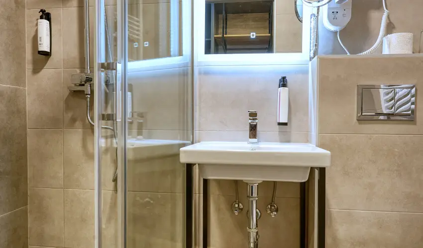 Hotel Szieszta Sopron - M�rcius 15. 