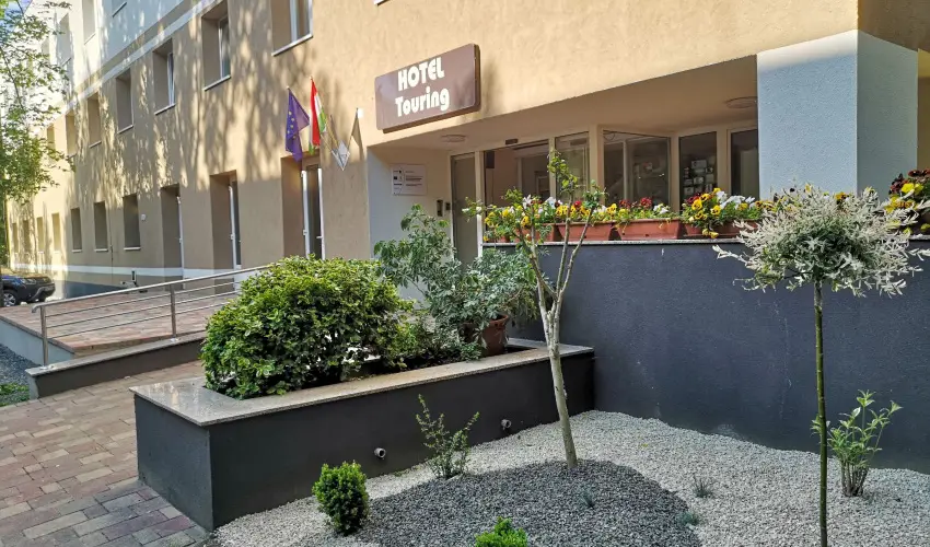Hotel Touring Nagykanizsa - M�rcius 15. 