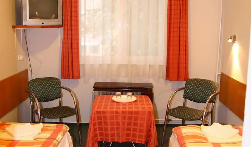 Hotel Touring Nagykanizsa - M�rcius 15. 