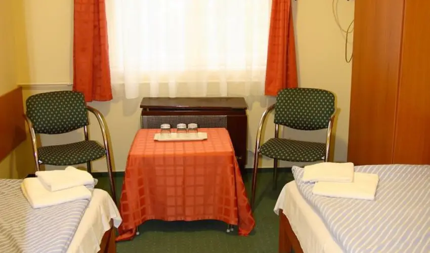 Hotel Touring Nagykanizsa - M�rcius 15. 