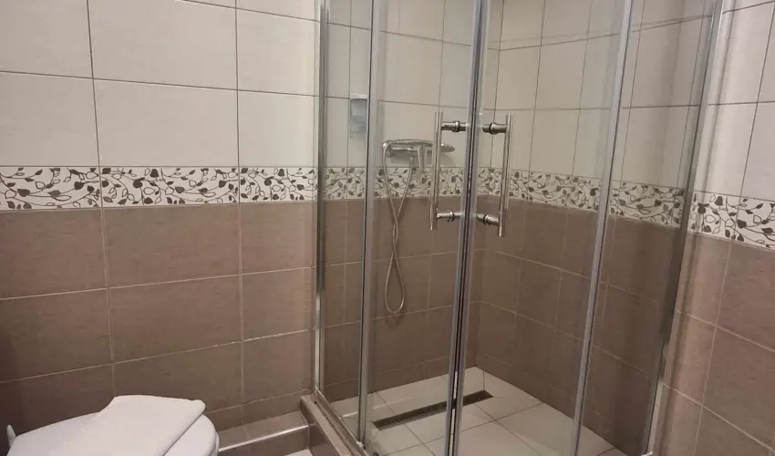 Hotel Unicornis Eger - M�rcius 15.