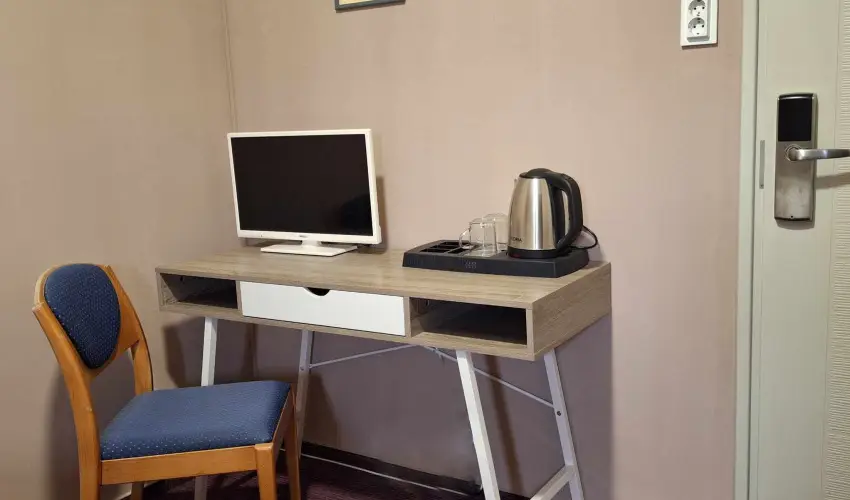 Hotel Unicornis Eger - M�rcius 15.