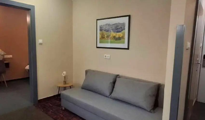 Hotel Unicornis Eger - M�rcius 15.