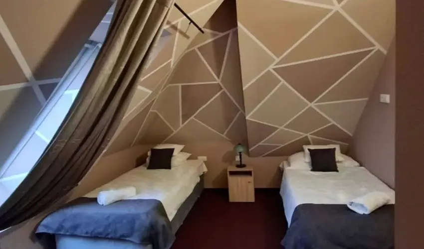 Hotel Unicornis Eger - M�rcius 15.