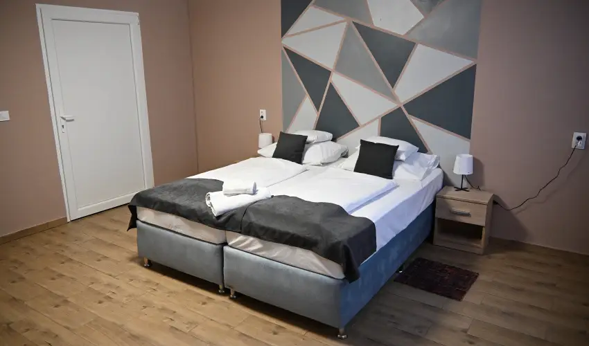 Hotel Unicornis Eger - M�rcius 15.
