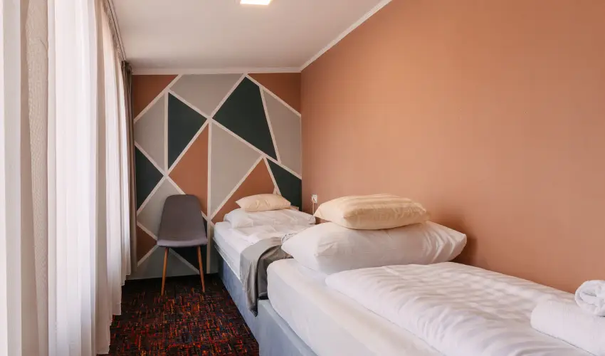 Hotel Unicornis Eger - M�rcius 15.