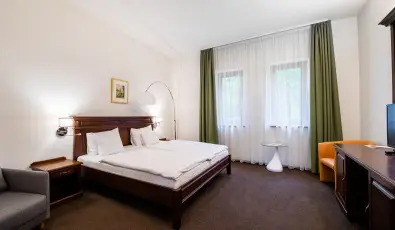 Hotel V�csecity Hern�dv�cse