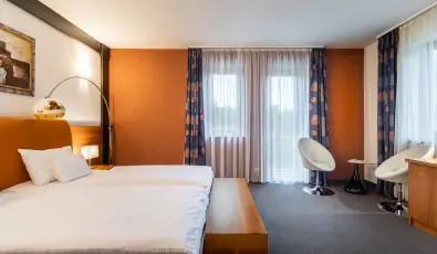 Hotel V�csecity Hern�dv�cse