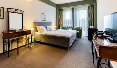 Hotel V�csecity Hern�dv�cse