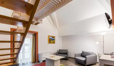 Hotel V�csecity Hern�dv�cse