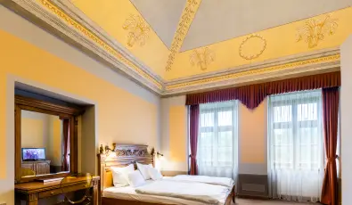 Hotel V�csecity Hern�dv�cse