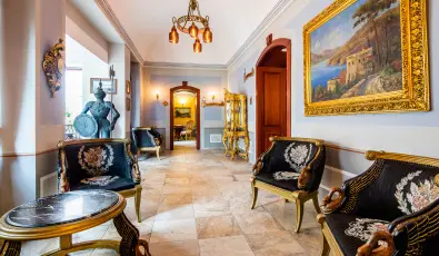 Hotel V�csecity Hern�dv�cse