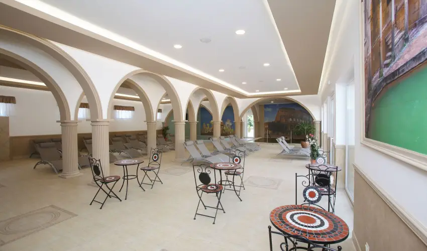 Term�l Hotel Vesta T�pi�szecs� - M�rcius 15.