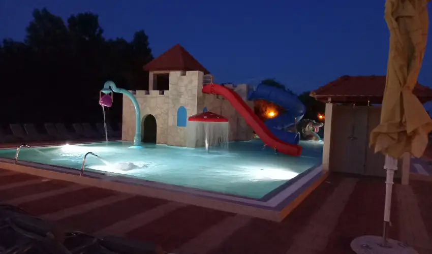 Term�l Hotel Vesta T�pi�szecs� - M�rcius 15.