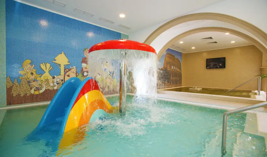 Term�l Hotel Vesta T�pi�szecs� - M�rcius 15.