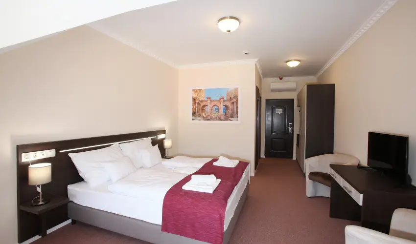 Term�l Hotel Vesta T�pi�szecs� - M�rcius 15.