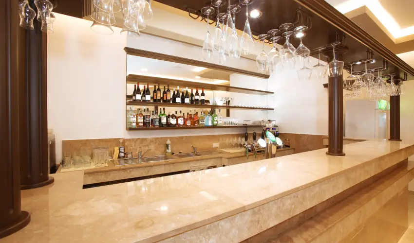 Term�l Hotel Vesta T�pi�szecs� - M�rcius 15.