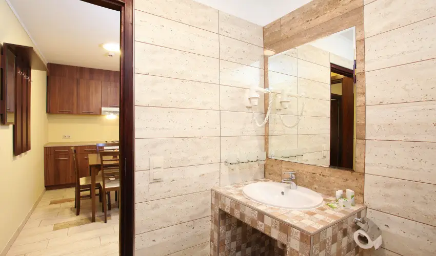 Term�l Hotel Vesta T�pi�szecs� - M�rcius 15.