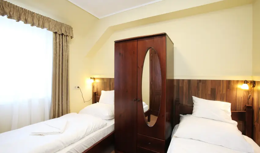 Term�l Hotel Vesta T�pi�szecs� - M�rcius 15.