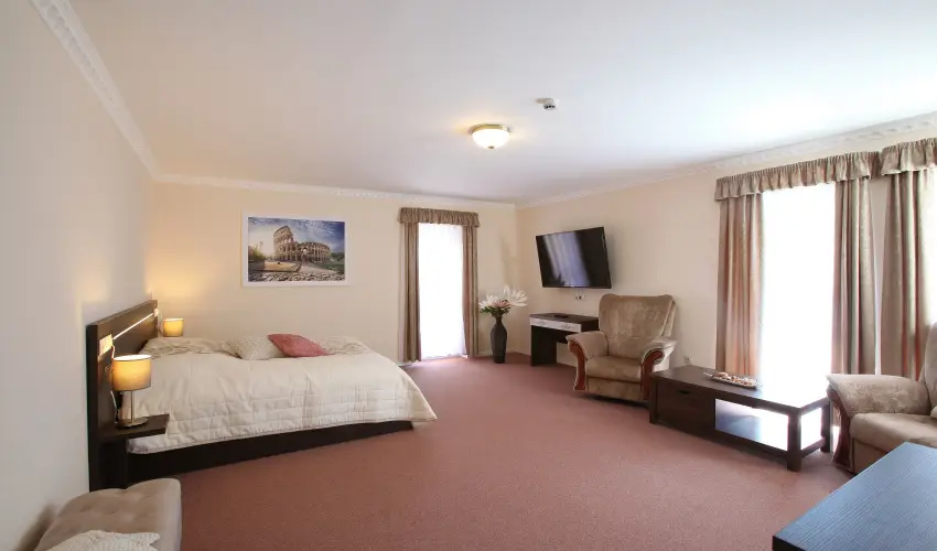 Term�l Hotel Vesta T�pi�szecs� - M�rcius 15.