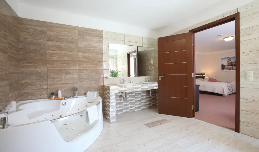 Term�l Hotel Vesta T�pi�szecs� - M�rcius 15.