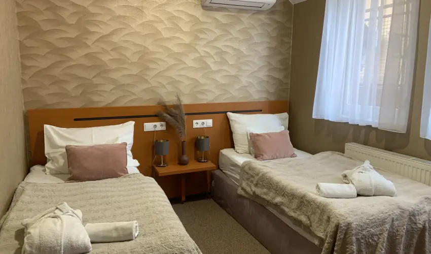 Term�l Hotel Vesta T�pi�szecs� - M�rcius 15.