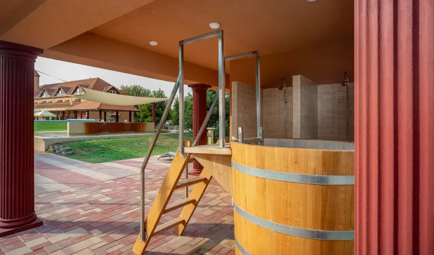 Term�l Hotel Vesta T�pi�szecs� - M�rcius 15.