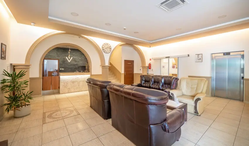 Term�l Hotel Vesta T�pi�szecs� - M�rcius 15.