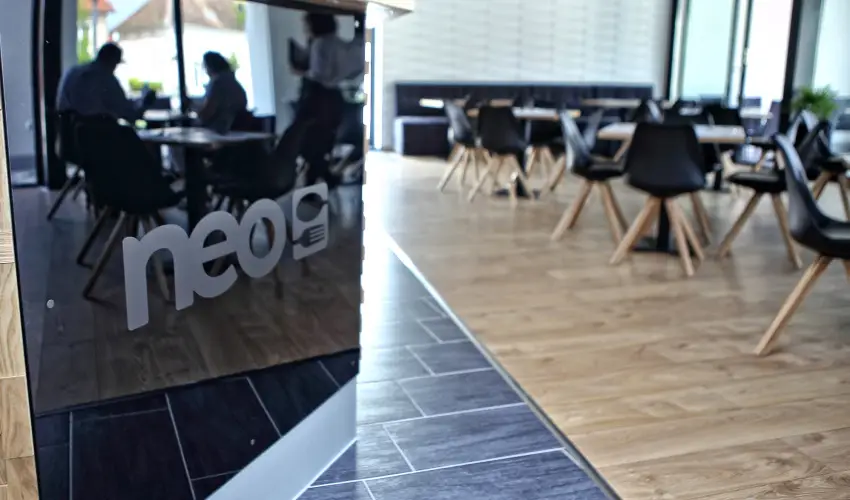 Hotel Vikt�ria S�rv�r - M�rcius 15. 