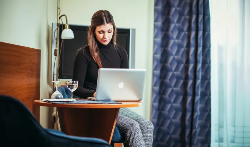 Hotel Vikt�ria S�rv�r - M�rcius 15. 