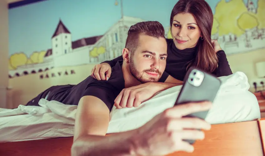 Hotel Vikt�ria S�rv�r - M�rcius 15. 