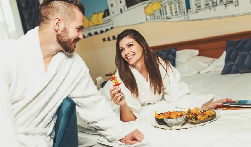 Hotel Vikt�ria S�rv�r - M�rcius 15. 