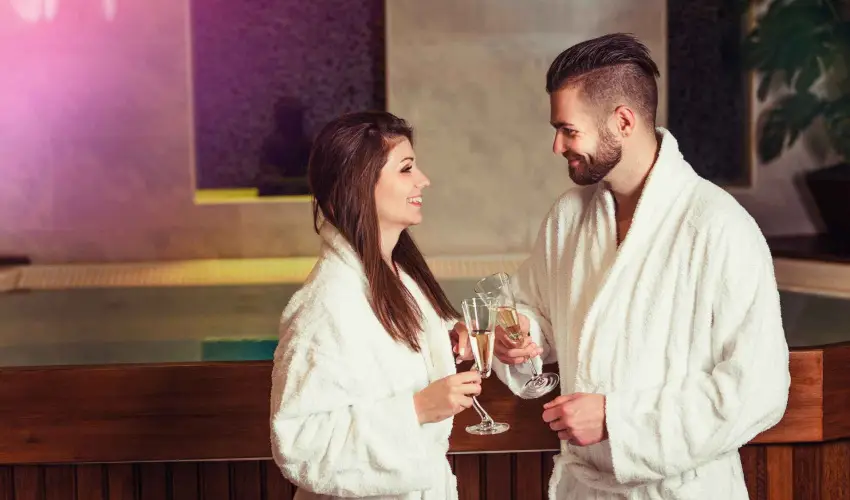 Hotel Vikt�ria S�rv�r - M�rcius 15. 