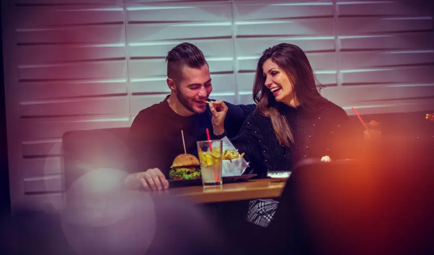 Hotel Vikt�ria S�rv�r - M�rcius 15. 