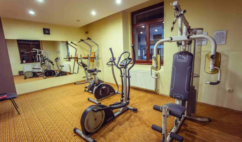 Hotel Vikt�ria S�rv�r - M�rcius 15. 