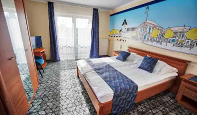 Hotel Vikt�ria S�rv�r